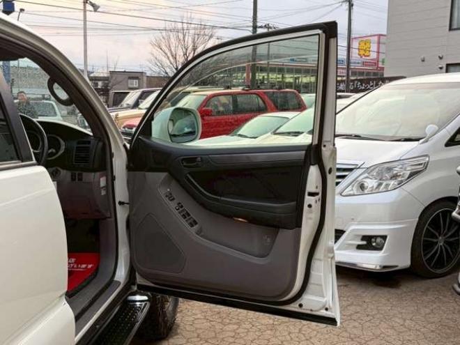 ハイラックスサーフ2.7 SSR-X リミテッド 4WD　TVナビ　パワステ　パワーウィンドウ　キーレスエントリー　LEDヘッドライト　フォグランプ　リフトアップ　アルミホイール　ルーフレール　寒冷地仕様　ABS　バックカメラ　盗難防止装置　エアコン 2700