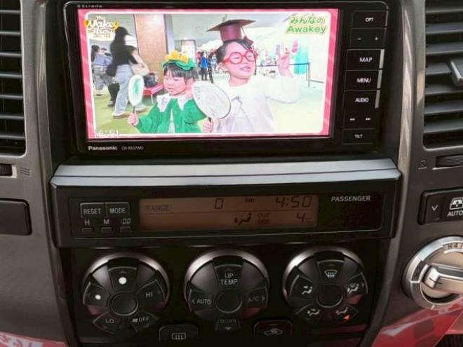 ハイラックスサーフ2.7 SSR-X リミテッド 4WD　TVナビ　パワステ　パワーウィンドウ　キーレスエントリー　LEDヘッドライト　フォグランプ　リフトアップ　アルミホイール　ルーフレール　寒冷地仕様　ABS　バックカメラ　盗難防止装置　エアコン 2700