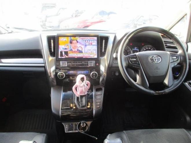 アルファード3.5 SA 4WD　TRDエアロ　クリスタルアイLEDテール　ダウンサス　レザー調シートカバー　アルパインナビ　フリップダウン　スピーカー　デジタルインナーミラー　シュタイナー20インチ　シーケンシャルウィンカー 3500