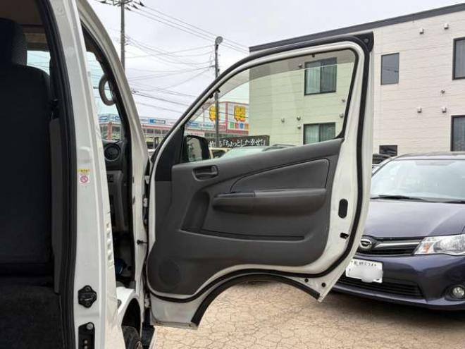 キャラバンNV350 2.5 ライダー DX ロングボディ ディーゼルターボ 4WD　ナビTV　ETC　パワステ　パワーウィンドウ　エアコン　ABS　キーレスエントリー　片側スライドドア 2500