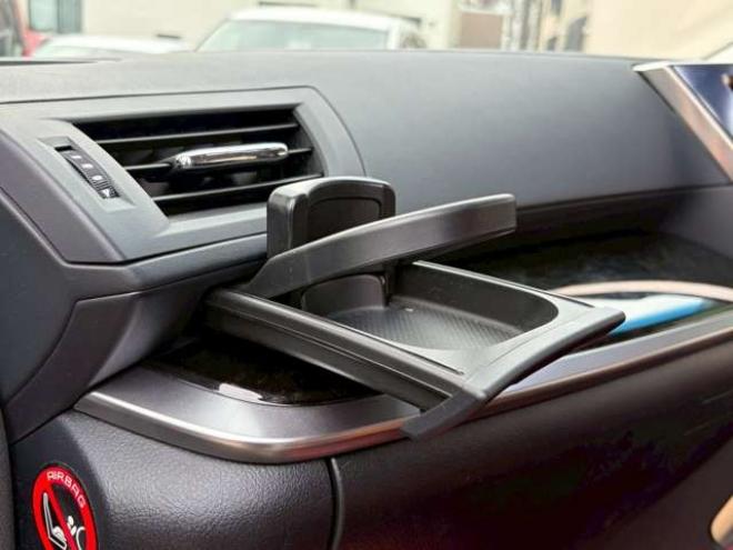 ヴェルファイア2.5 Z 4WD　純正ナビ　TRDエアロ　両側パワスラ　バックカメラ　社外アルミホイール　ETC　車高調　パワステ　パワーウィンドウ　キーレスエントリー　ABS　盗難防止装置　横滑り防止装置　エアコン　3列シート 2500