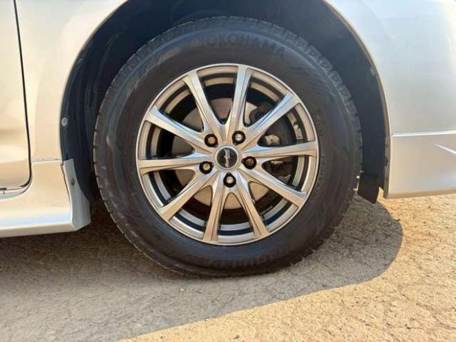 マークXジオ2.4 240G 4WD　6人乗り　3列シート　パワステ　パワーウィンドウ　純正ナビ　キーレスエントリー　ETC　バックカメラ　ABS　盗難防止装置　エアコン　電動シート　横滑り防止装置　アルミホイール 2400