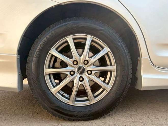 マークXジオ2.4 240G 4WD　6人乗り　3列シート　パワステ　パワーウィンドウ　純正ナビ　キーレスエントリー　ETC　バックカメラ　ABS　盗難防止装置　エアコン　電動シート　横滑り防止装置　アルミホイール 2400