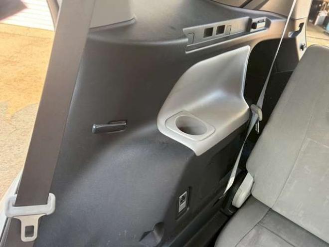 マークXジオ2.4 240G 4WD　6人乗り　3列シート　パワステ　パワーウィンドウ　純正ナビ　キーレスエントリー　ETC　バックカメラ　ABS　盗難防止装置　エアコン　電動シート　横滑り防止装置　アルミホイール 2400