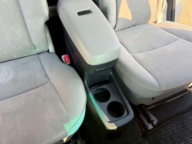 マークXジオ2.4 240G 4WD　6人乗り　3列シート　パワステ　パワーウィンドウ　純正ナビ　キーレスエントリー　ETC　バックカメラ　ABS　盗難防止装置　エアコン　電動シート　横滑り防止装置　アルミホイール 2400