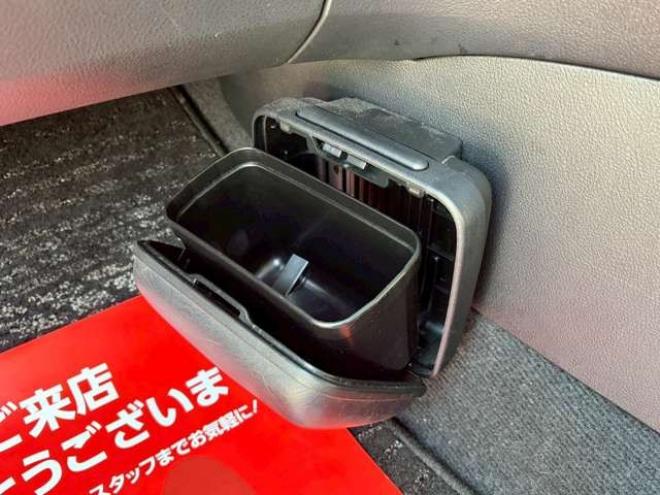 マークXジオ2.4 240G 4WD　6人乗り　3列シート　パワステ　パワーウィンドウ　純正ナビ　キーレスエントリー　ETC　バックカメラ　ABS　盗難防止装置　エアコン　電動シート　横滑り防止装置　アルミホイール 2400