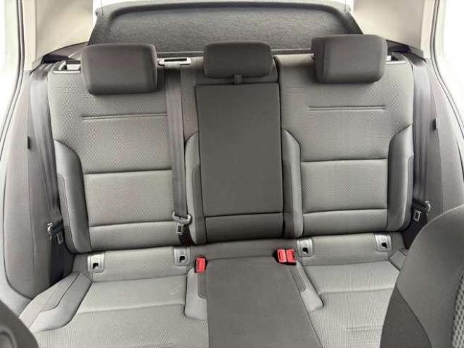 ゴルフTSI コンフォートライン　地デジナビ　バックカメラ　純正アルミホイール　パワステ　パワーウィンドウ　ABS　キーレスエントリー　ETC　クルーズコントロール　横滑り防止装置　エアコン　盗難防止装置　CD　アイドリングストップ 正規輸入車 2WD 1200