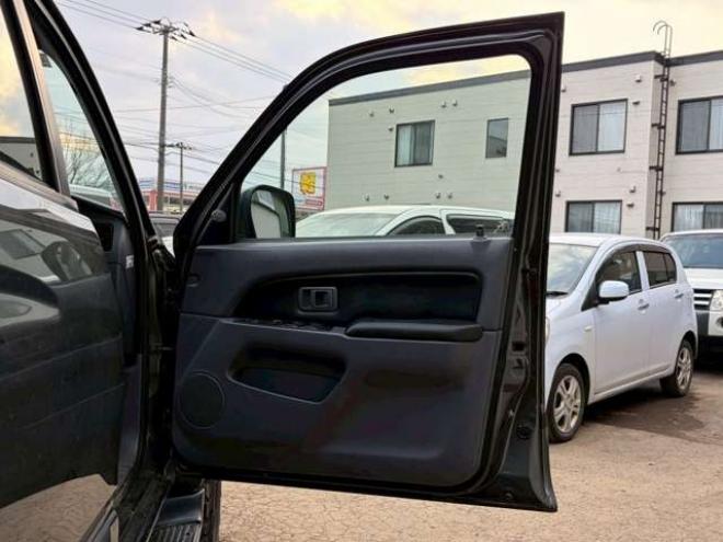 ハイラックスサーフ2.7 SSR-X Vセレクション 4WD　社外ナビ　バックカメラ　社外アルミホイール　エアコン　リフトアップ　パワステ　パワーウィンドウ　キーレスエントリー　ETC　ABS　ルーフレール 2700