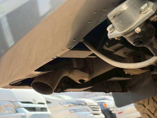 キャラバンNV350 2.5 プレミアムGX ロングボディ ディーゼルターボ 4WD　ヒッチメンバー　エンジンスターター　パワステ　パワーウィンドウ　純正ナビ　バックカメラ　ETC　社外アルミホイール　ABS　キーレスエントリー　ドライブレコーダー 2500