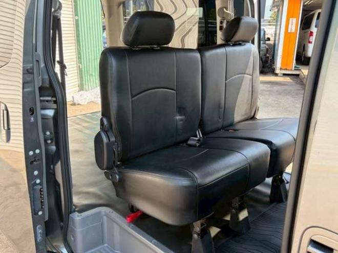 キャラバンNV350 2.5 プレミアムGX ロングボディ ディーゼルターボ 4WD　ヒッチメンバー　エンジンスターター　パワステ　パワーウィンドウ　純正ナビ　バックカメラ　ETC　社外アルミホイール　ABS　キーレスエントリー　ドライブレコーダー 2500