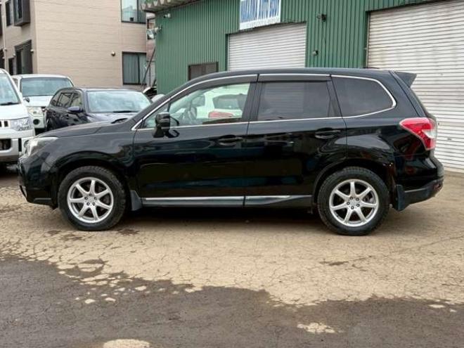 フォレスター2.0XT アイサイト 4WD　ターボ　パワステ　パワーウィンドウ　純正アルミ　ABS　キーレスエントリー　ETC　シートヒーター　社外エンジンスターター　パドルシフト　エアコン　電動シート　クルーズコントロール　盗難防止装置 2000