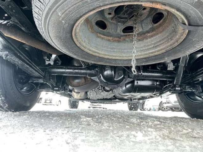 キャラバンNV350 2.5 プレミアムGX ロングボディ ディーゼルターボ 4WD　ベッドキット　スマートキー　キーレスエントリー　パワステ　パワーウィンドウ　ABS　ETC　エアコン　盗難防止装置　両側スライドドア 2500