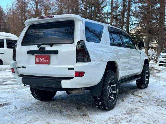 ハイラックスサーフ2.7 SSR-G 4WD　禁煙車　パワステ　パワーウィンドウ　ETC　社外ナビ　バックカメラ　キーレスエントリー　リフトアップ　エンジンスターター　寒冷地仕様　ABS　エアコン　盗難防止装置　社外アルミホイール 2700