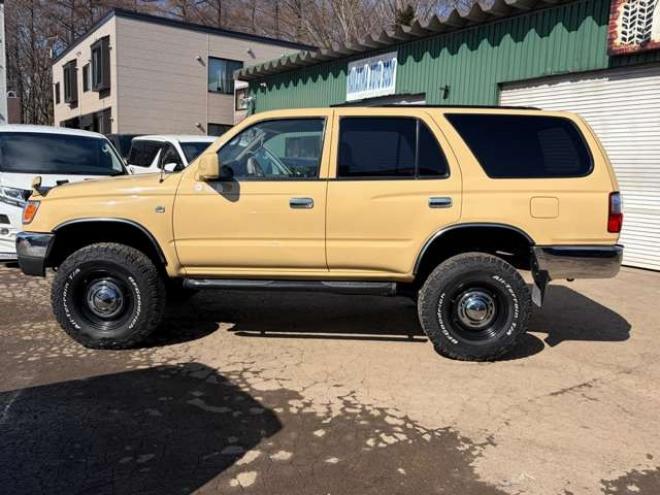 ハイラックスサーフ2.7 SSR-V ワイドボディ 4WD　US仕様　リフトアップ　全塗装済　社外ナビ　パワステ　パワーウィンドウ　ETC　バックカメラ　アルミホイール　ルーフレール　キーレスエントリー　ABS　エアコン 2700