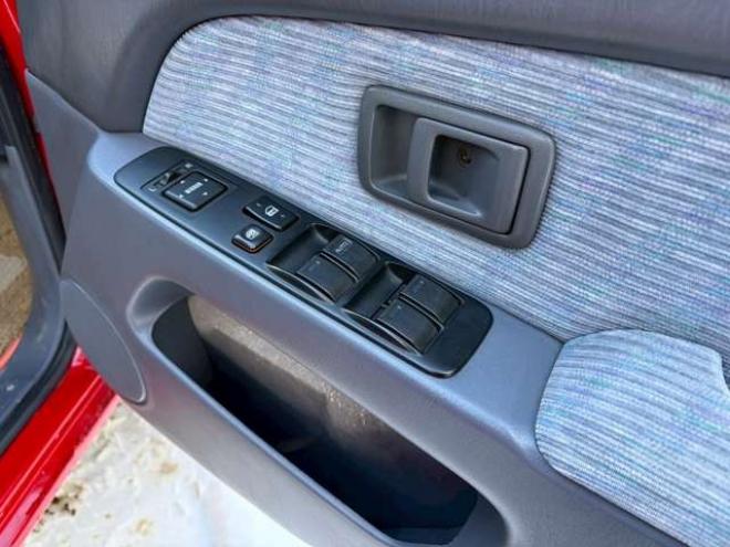 ハイラックスサーフ2.7 SSR-X 4WD　リフトアップ　全塗装済レッド　社外ナビ　ETC　パワステ　パワーウィンドウ　ABS　キーレスエントリー　ルーフレール　サンルーフ 2700