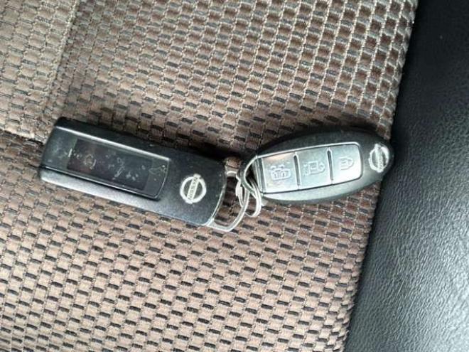 エルグランド2.5 250ハイウェイスター 4WD　パワースライドドア　ナビフルセグTVバックモニター 2500