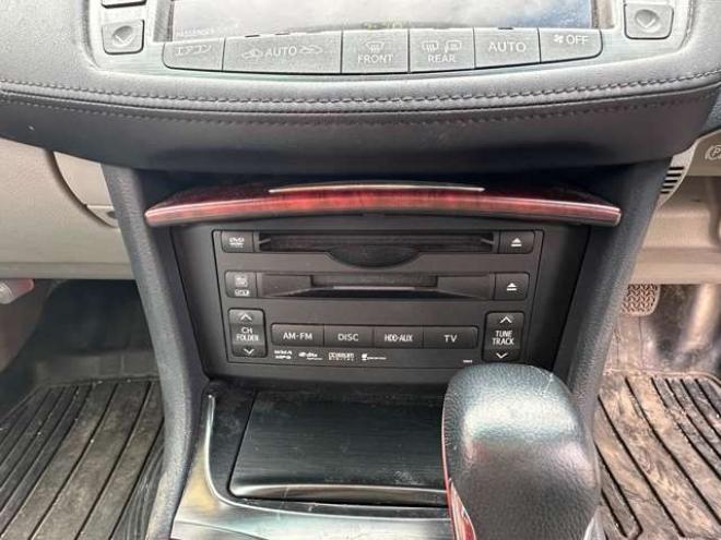 クラウンロイヤル 3.0 ロイヤルサルーン i-Four 4WD　純正HDDナビ　プッシュスタート　ビルトインETC　地デジ　純正アルミホイール夏　純正アルミホイール冬　バックモニター　クルーズコントロール 3000