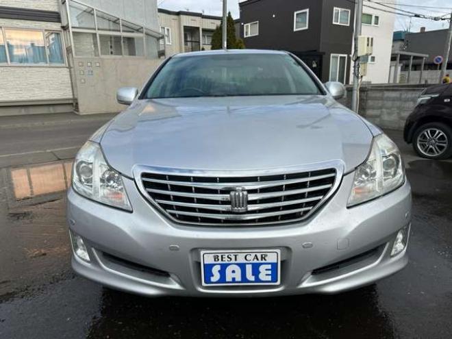 クラウンロイヤル 3.0 ロイヤルサルーン i-Four 4WD　純正HDDナビ　プッシュスタート　ビルトインETC　地デジ　純正アルミホイール夏　純正アルミホイール冬　バックモニター　クルーズコントロール 3000