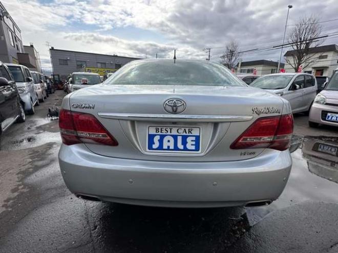 クラウンロイヤル 3.0 ロイヤルサルーン i-Four 4WD　純正HDDナビ　プッシュスタート　ビルトインETC　地デジ　純正アルミホイール夏　純正アルミホイール冬　バックモニター　クルーズコントロール 3000