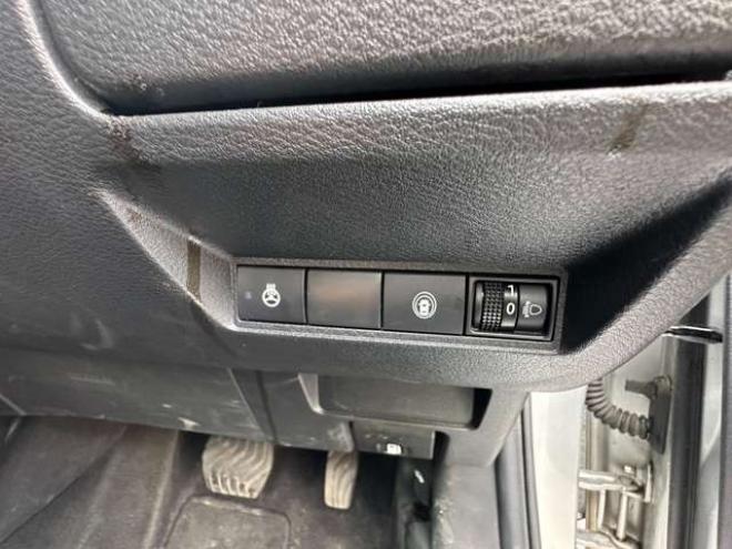 ノート1.2 S FOUR 4WD　ナビ　Bluetooth　アラウンドビューモニター　バックモニター　　オートホールド　アイドリングストップ　USB　スチールホイール冬　レーンキープアシスト　横滑り防止装置　コーナーセンサー　シートヒーター 1200