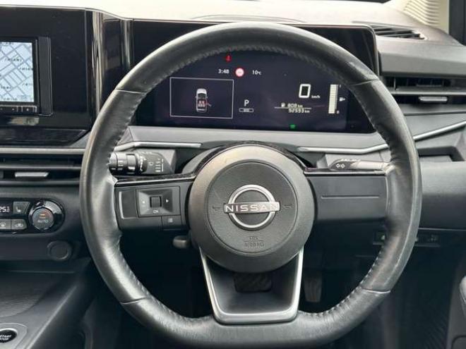 ノート1.2 S FOUR 4WD　ナビ　Bluetooth　アラウンドビューモニター　バックモニター　　オートホールド　アイドリングストップ　USB　スチールホイール冬　レーンキープアシスト　横滑り防止装置　コーナーセンサー　シートヒーター 1200