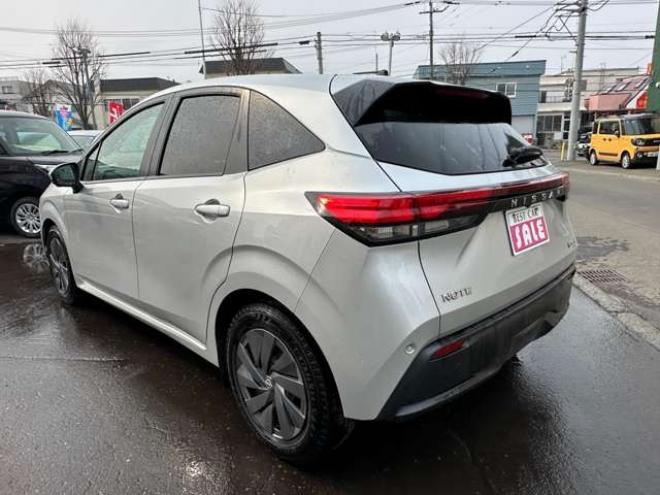 ノート1.2 S FOUR 4WD　ナビ　Bluetooth　アラウンドビューモニター　バックモニター　　オートホールド　アイドリングストップ　USB　スチールホイール冬　レーンキープアシスト　横滑り防止装置　コーナーセンサー　シートヒーター 1200