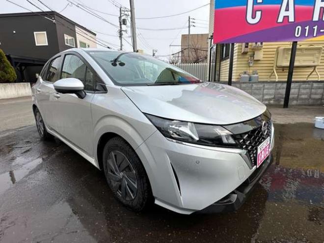 ノート1.2 S FOUR 4WD　ナビ　Bluetooth　アラウンドビューモニター　バックモニター　　オートホールド　アイドリングストップ　USB　スチールホイール冬　レーンキープアシスト　横滑り防止装置　コーナーセンサー　シートヒーター 1200
