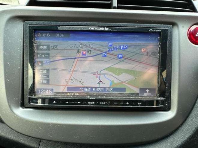 フィット1.3 G スマートセレクション 4WD　HONDAスマートキーシステム　ナビ　社外アルミホイール冬　社外アルミホイール夏 1300