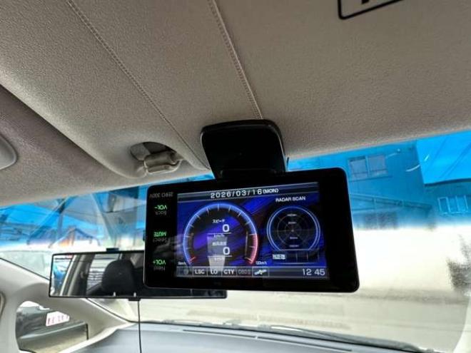 フィット1.3 G スマートセレクション 4WD　HONDAスマートキーシステム　ナビ　社外アルミホイール冬　社外アルミホイール夏 1300