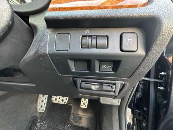 インプレッサG4 2.0 i-S アイサイト 4WD　SDナビ　Bluetooth　地デジ　バックカメラ　衝突軽減ブレーキ　レーンキープアシスト　純正アルミホイール夏　TEC　横滑り防止装置　アイドリングストップ　パワーコンセント　STIフロントアンダースポイラー 2000