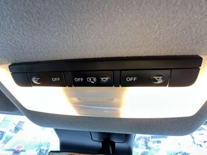 ノート1.2 S FOUR 4WD　ナビ　Bluetooth　オートホールド　アイドリングストップ　USB　スチールホイール冬　レーンキープアシスト　横滑り防止装置　コーナーセンサー　シートヒーター 1200