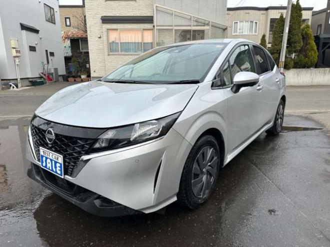 ノート1.2 S FOUR 4WD　ナビ　Bluetooth　オートホールド　アイドリングストップ　USB　スチールホイール冬　レーンキープアシスト　横滑り防止装置　コーナーセンサー　シートヒーター 1200