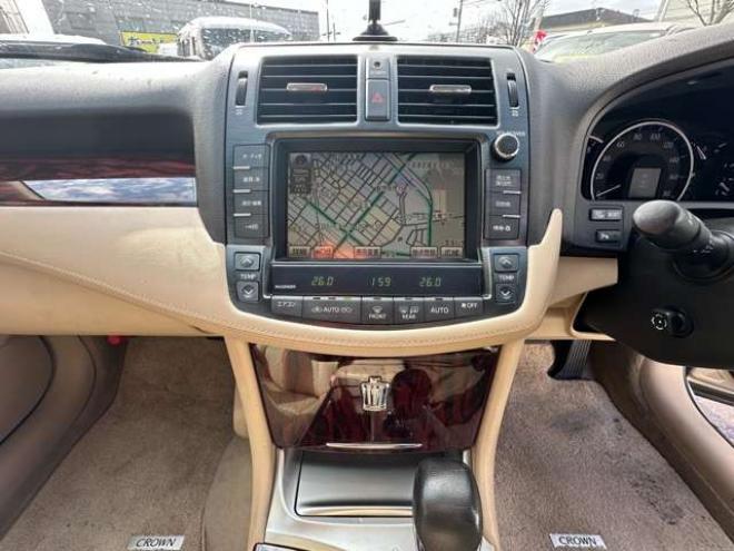 クラウンロイヤル 3.0 ロイヤルサルーン i-Four 4WD　純正HDDナビ　プッシュスタート　ビルトインETC　地デジ　社外アルミホイール夏　社外アルミホイール冬　バックモニター　クルーズコントロール 3000