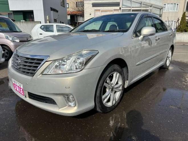 クラウンロイヤル 3.0 ロイヤルサルーン i-Four 4WD　純正HDDナビ　プッシュスタート　ビルトインETC　地デジ　社外アルミホイール夏　社外アルミホイール冬　バックモニター　クルーズコントロール 3000