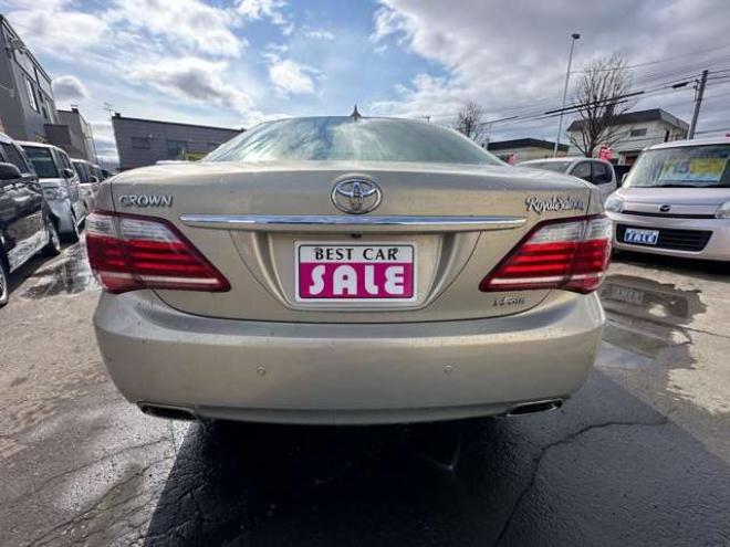 クラウンロイヤル 3.0 ロイヤルサルーン i-Four 4WD　純正HDDナビ　プッシュスタート　ビルトインETC　地デジ　社外アルミホイール夏　社外アルミホイール冬　バックモニター　クルーズコントロール 3000