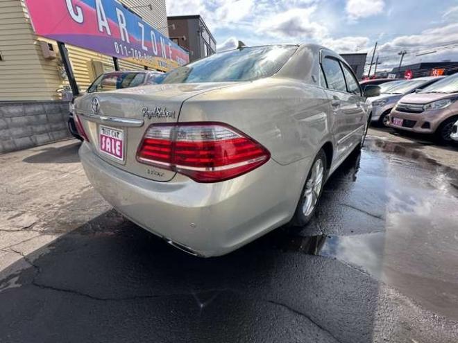 クラウンロイヤル 3.0 ロイヤルサルーン i-Four 4WD　純正HDDナビ　プッシュスタート　ビルトインETC　地デジ　社外アルミホイール夏　社外アルミホイール冬　バックモニター　クルーズコントロール 3000