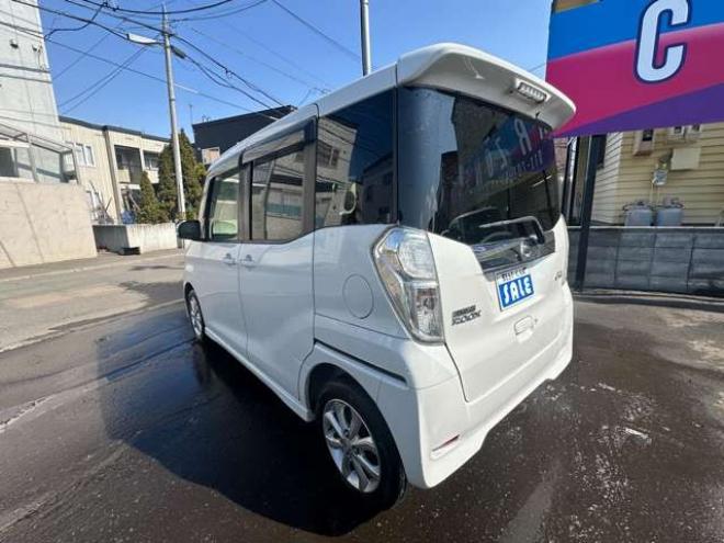 デイズルークスハイウェイスター Xターボ 4WD　片側パワースライドドア　Bluetooth　アイドリングストップ　横滑り防止　衝突軽減ブレーキ　シートヒーター　ナビ　地デジ　アラウンドビューモニター　バックモニター　純正アルミホイール夏　プッシュスタート 660