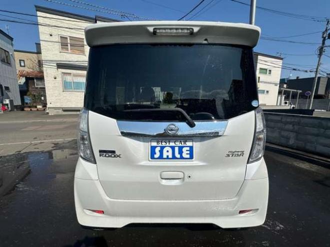 デイズルークスハイウェイスター Xターボ 4WD　片側パワースライドドア　Bluetooth　アイドリングストップ　横滑り防止　衝突軽減ブレーキ　シートヒーター　ナビ　地デジ　アラウンドビューモニター　バックモニター　純正アルミホイール夏　プッシュスタート 660