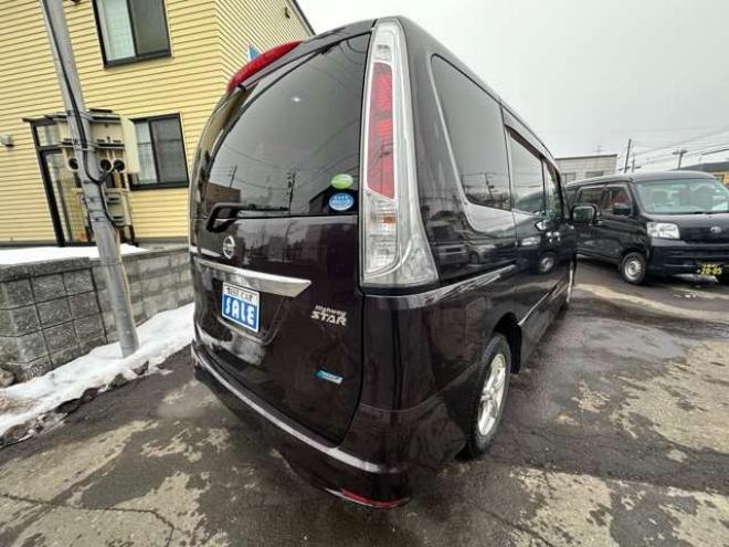 セレナ2.0 ハイウェイスター 4WD　アイドリングストップ　プッシュスタート 2000