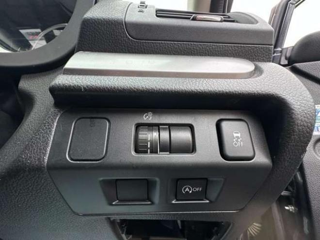 インプレッサスポーツ 1.6 i-L 4WD　SDナビ　Bluetooth　横滑り防止装置　アイドリングストップ　ETC　純正アルミホイール夏　　地デジ 1600