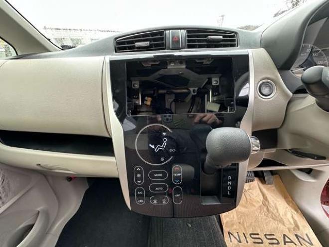 デイズX モカセレクション 4WD　4WD　アラウンドビューモニター　バックカメラ　アイドリングストップ　衝突軽減ブレーキ　横滑り防止装置　シートヒーター　純正アルミホイール夏 660