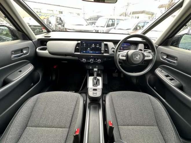 フィット1.5 e:HEV ホーム 4WD　純正ナビ　Bluetooth　バックカメラ　クルーズコントロール　コーナーセンサー　ハーフレザーシート　ETC　ミラーヒーター　横滑り防止装置　ブレーキホールド　USB前後　社外アルミホイール夏 1500