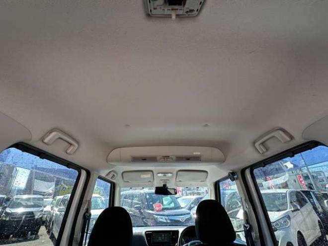 デイズルークスハイウェイスター Gターボ 4WD　ワンタッチ両側オートスライドドア　ナビ　Bluetooth　地デジ　運転席シートヒーター　衝突軽減ブレーキ　アイドリングストップ　横滑り防止装置　アラウンドビューモニター　バックモニター　純正アルミホイール 660