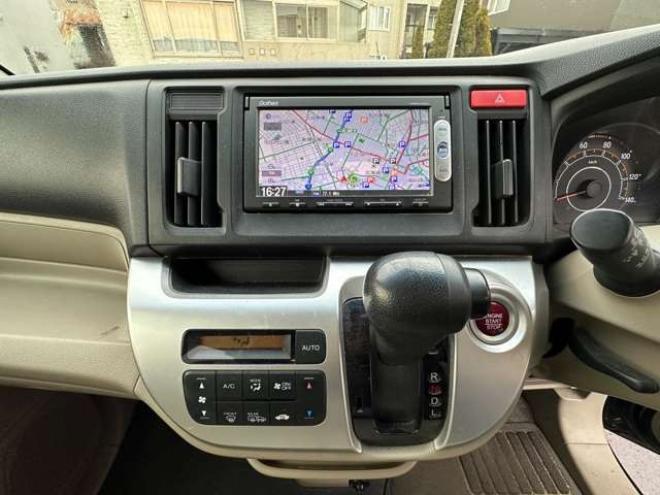 N-WGNG 4WD　SDナビ　プッシュスタート　バックカメラ　横滑り防止装置　スチールホイール冬　インテリジャントキー 660