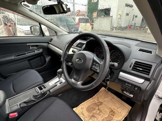 インプレッサスポーツ 2.0 i アイサイト 4WD　ナビ　地デジ　バックカメラ　ETC　Bluetooth　レーンキープアシスト　衝突軽減ブレーキ　アイドリングストップ　純正アルミホイール夏 2000