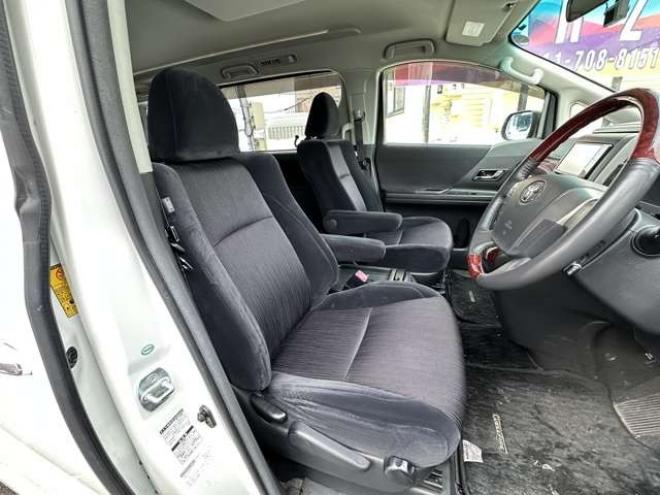 ヴェルファイア2.4 Z 4WD　片側パワースライドドア　Bluetooth　横滑り防止装置　コーナーセンサー　プッシュスタート　ビルトインETC　HDDナビ　ワンセグTV　バックモニター　社外18インチホイール夏 2400