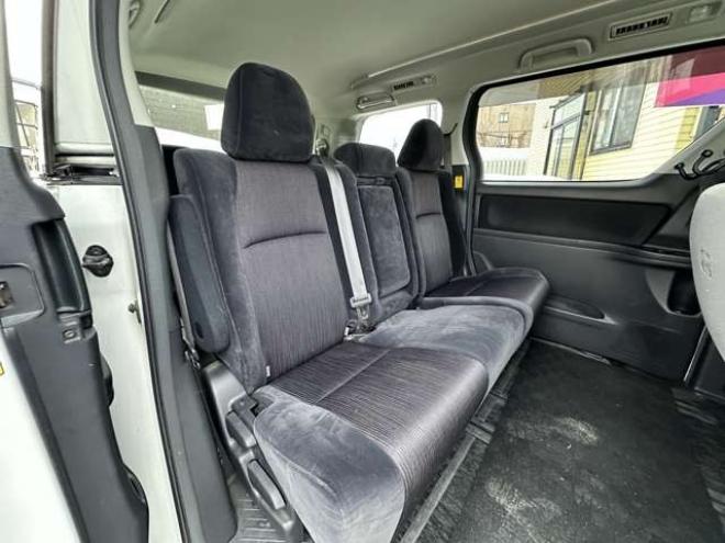 ヴェルファイア2.4 Z 4WD　片側パワースライドドア　Bluetooth　横滑り防止装置　コーナーセンサー　プッシュスタート　ビルトインETC　HDDナビ　ワンセグTV　バックモニター　社外18インチホイール夏 2400