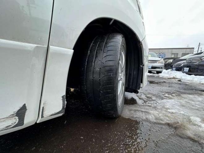 ヴェルファイア2.4 Z 4WD　片側パワースライドドア　Bluetooth　横滑り防止装置　コーナーセンサー　プッシュスタート　ビルトインETC　HDDナビ　ワンセグTV　バックモニター　社外18インチホイール夏 2400