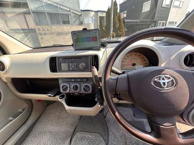 パッソ1.0 X 4WD　ナビ　TV　キーレス 1000