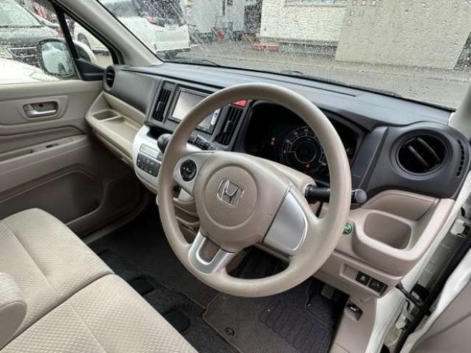 N-WGNG 4WD　4WD　SDナビ　横滑り防止装置　プッシュスタート　バックモニター　インテリジャントキー　スチールホイール冬 660